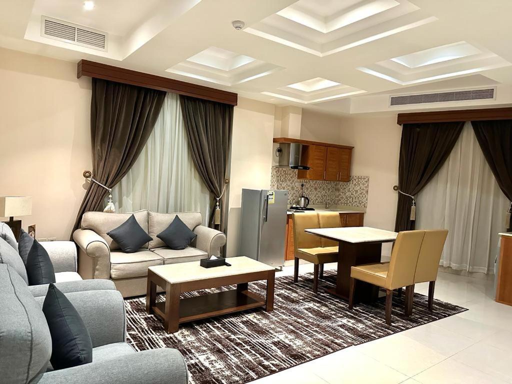 Sas Al Olaya Hotel Suites 알크호바르 외부 사진